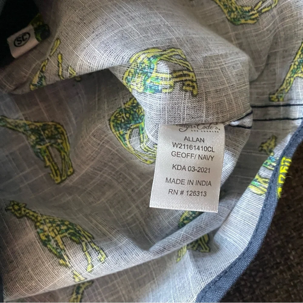 🦒 NWT Sovereign Code Short Sleeve Button Down Giraffe Print Shirt, Boys 7